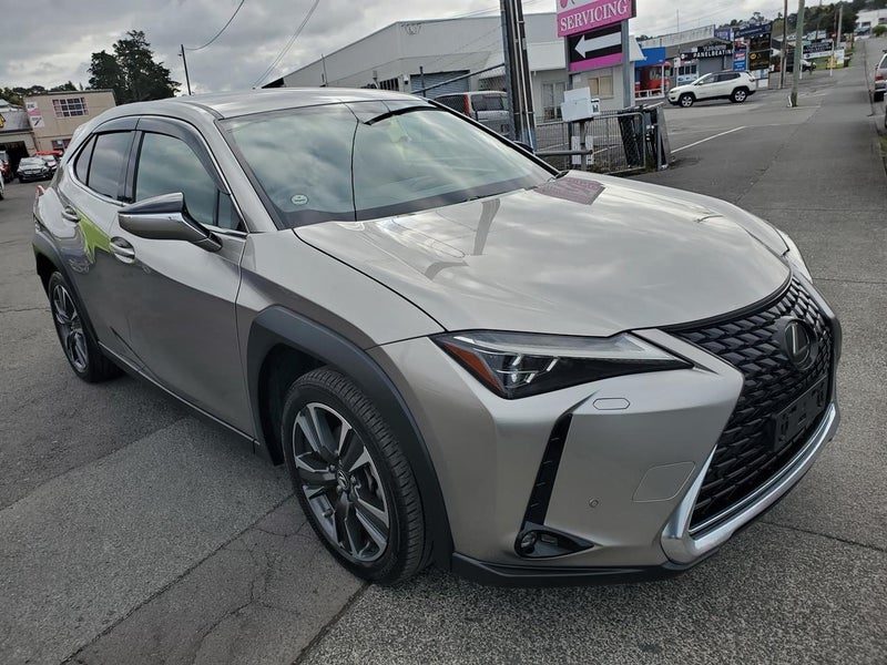 2019 Lexus UX 200 Version L *ONLY 49,750km*