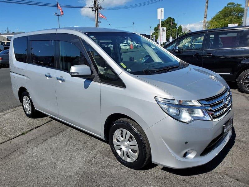 2016 Nissan Serena 8 Seater