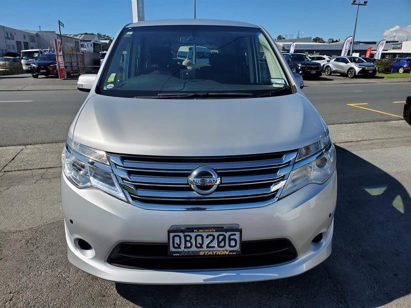 2016 Nissan Serena 8 Seater, photo 2