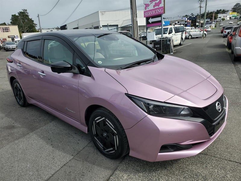 2023 Nissan Leaf X, main photo