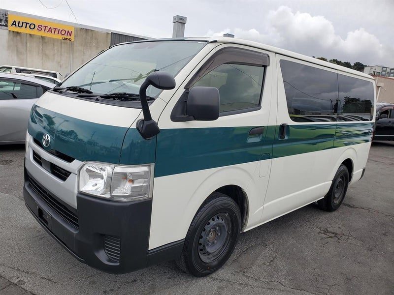 2021 Toyota Hiace, photo 3