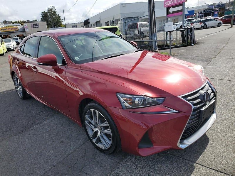 2017 Lexus IS300H 2.5hybrid *ONLY 53,480km*