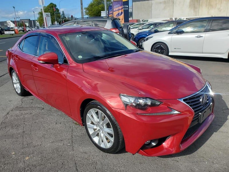2016 Lexus IS300H Version L *ONLY 61,308km*