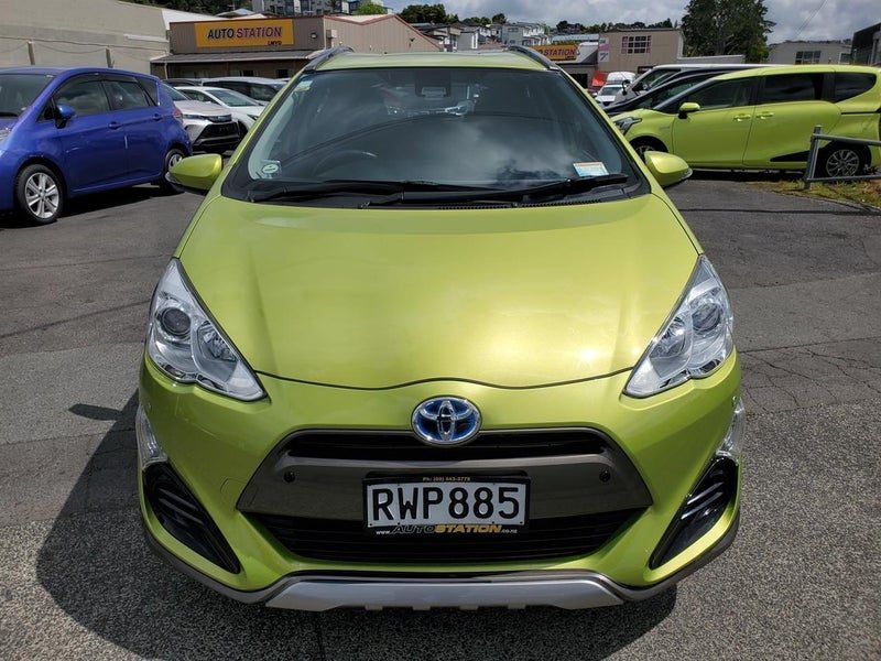 2016 Toyota Aqua X Urban, photo 2