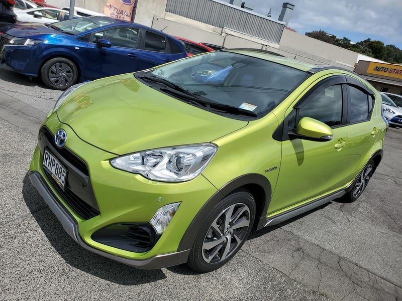2016 Toyota Aqua X Urban, photo 3