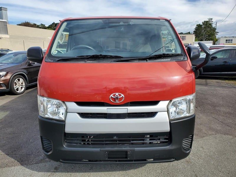 2020 Toyota Hiace 2.8diesel *ONLY 93,291km*, photo 2
