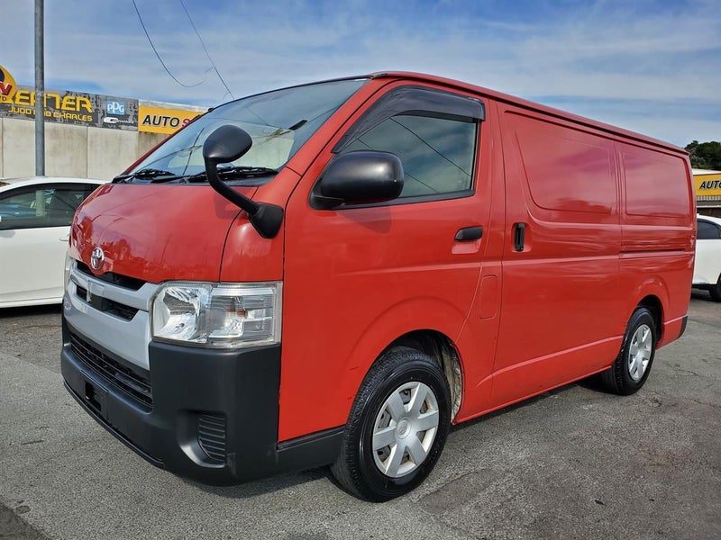 2020 Toyota Hiace 2.8diesel *ONLY 93,291km*, photo 3