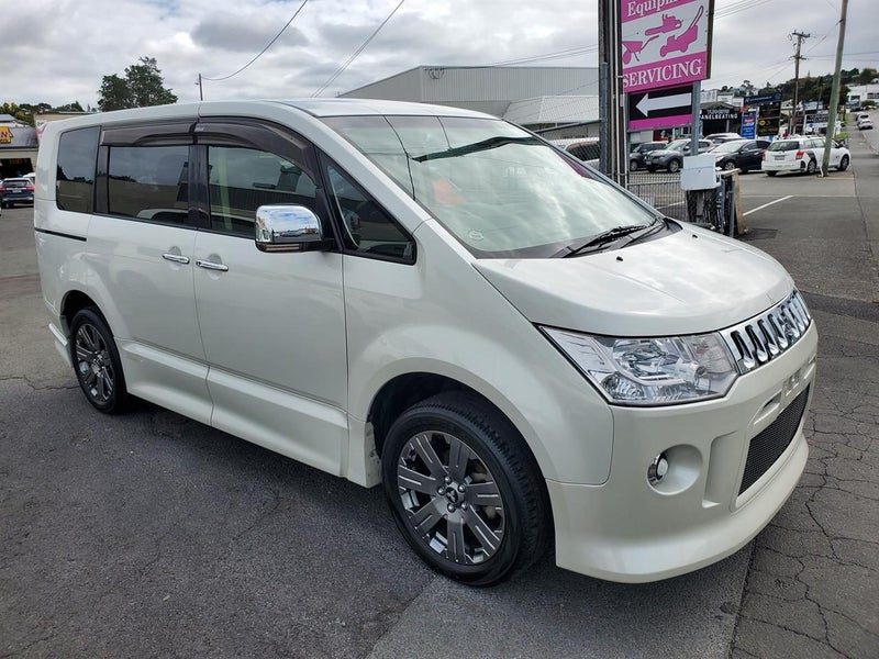 2012 Mitsubishi Delica D:5