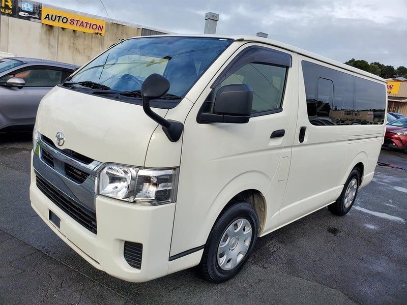 2020 Toyota Hiace, photo 3