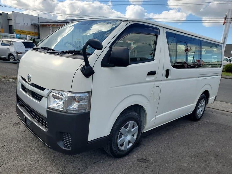 2021 Toyota Hiace, photo 3
