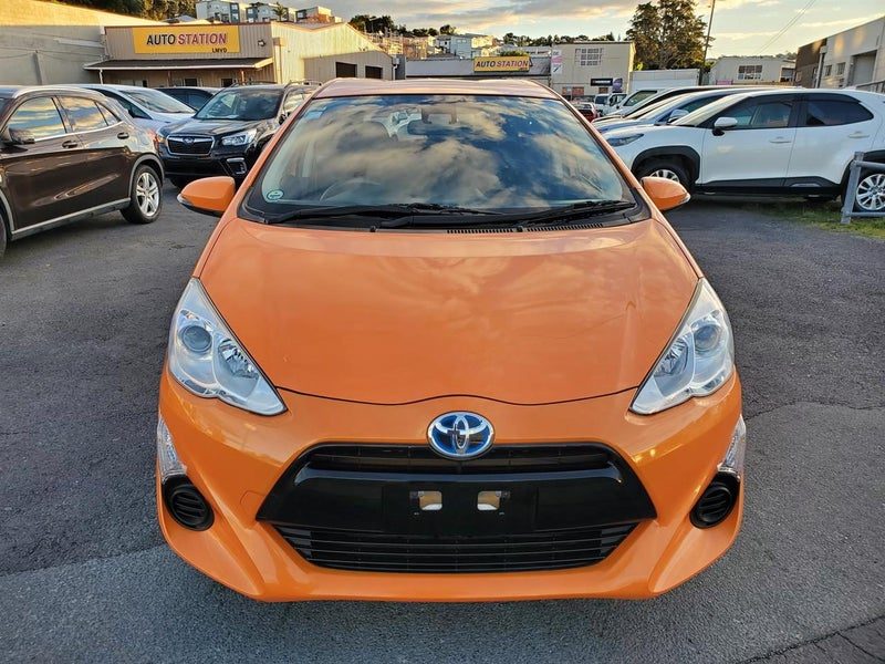 2017 Toyota Aqua G, photo 2