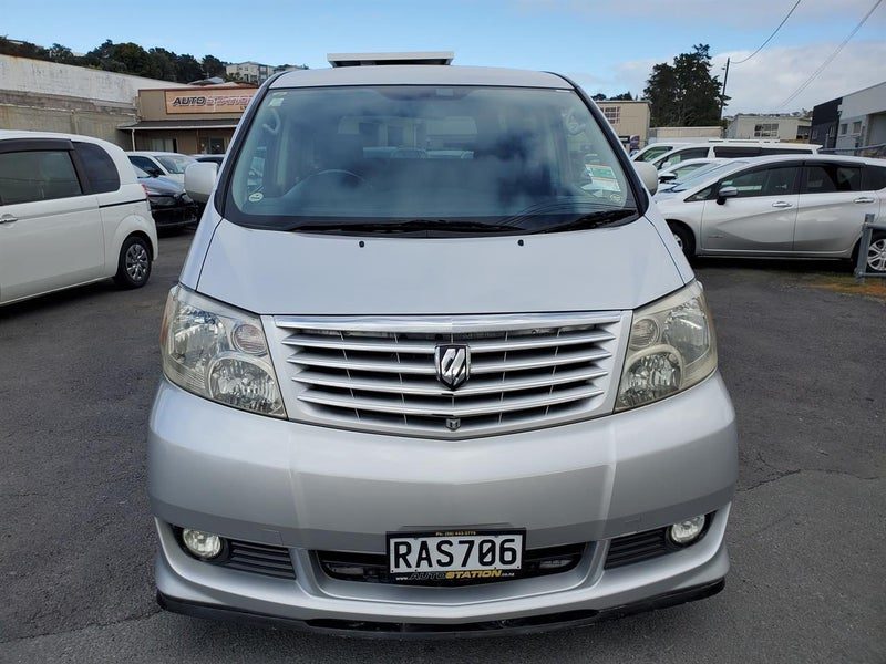2003 Toyota Alphard, photo 2