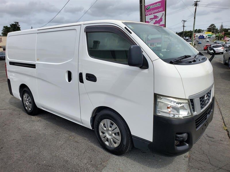 2017 Nissan NV350 Caravan 2.5 diesel *116,344km*
