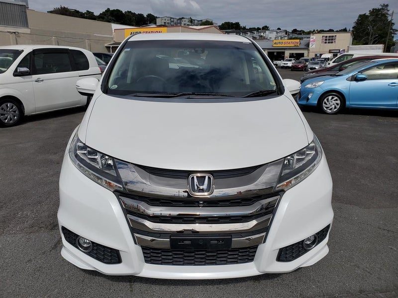 2014 Honda Odyssey Absolute, photo 2