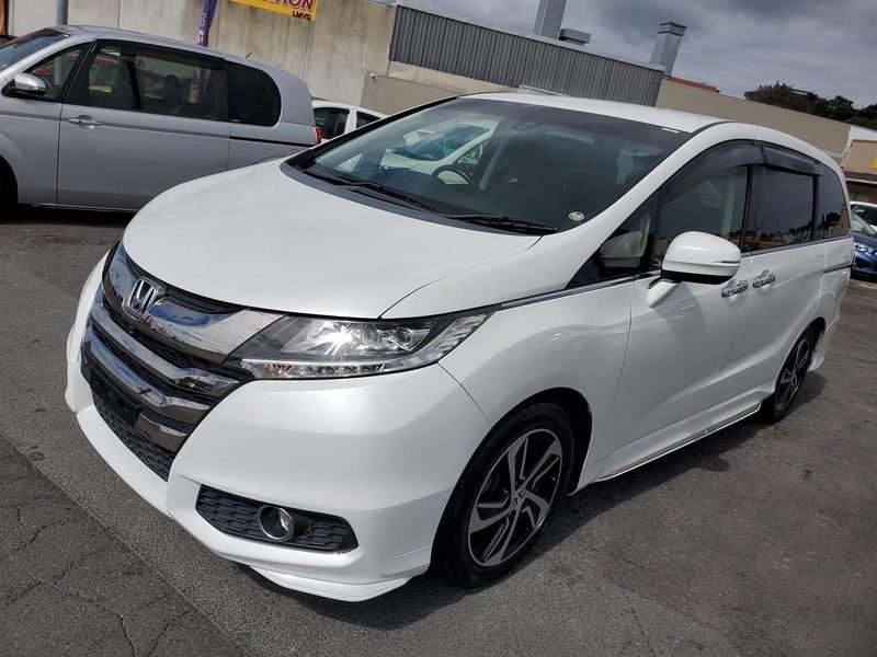 2014 Honda Odyssey Absolute, photo 3