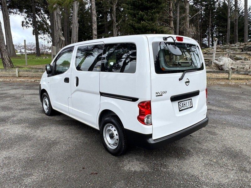 2021 Nissan NV200 DX Emergency Brake 5 seater, photo 3