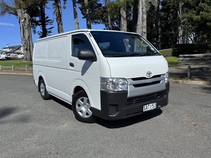 2017 Toyota Hiace ZL TD 3.0DT/4AT