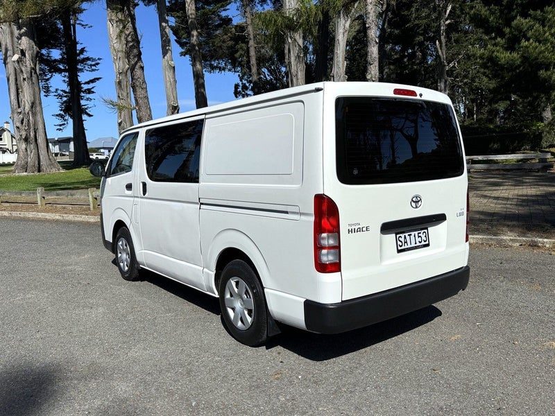 2017 Toyota Hiace ZL TD 3.0DT/4AT, photo 2