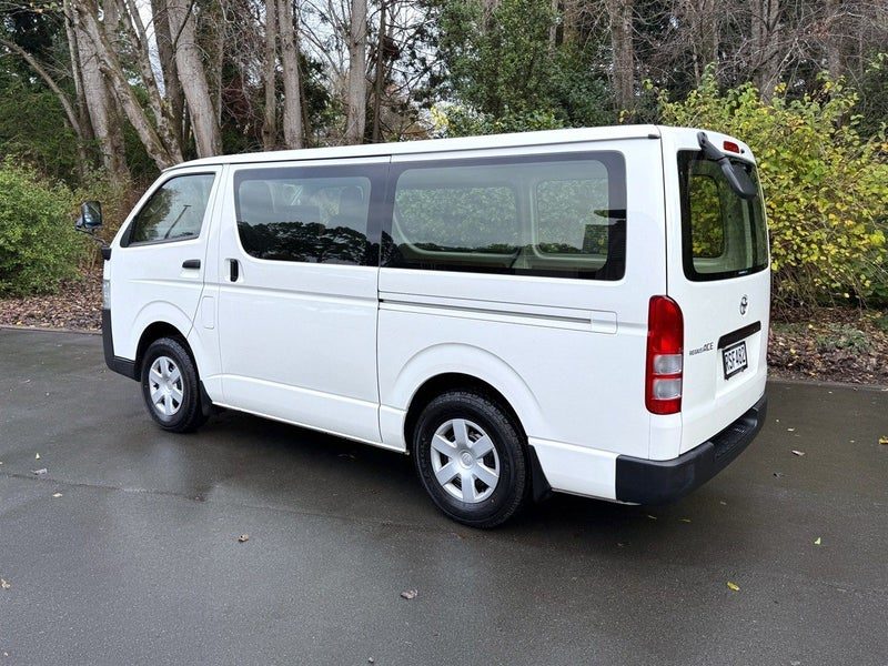 2019 Toyota Hiace DX, photo 3
