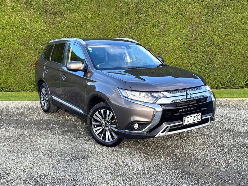 2022 Mitsubishi Outlander LS 7 Seater