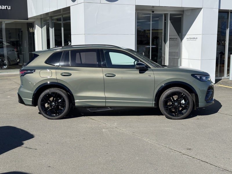 2026 Volkswagen Tiguan R-Line, photo 2