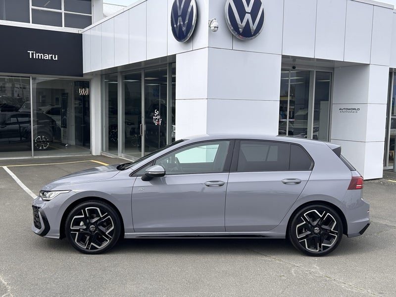2026 Volkswagen Golf R-Line, photo 2
