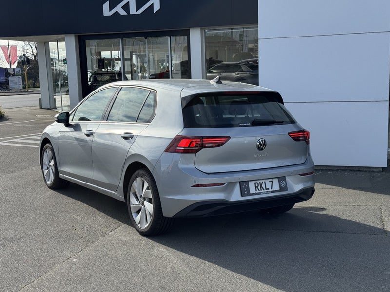 2025 Volkswagen Golf Life, photo 3