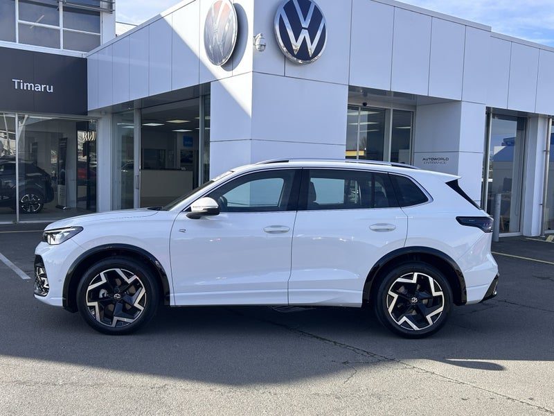 2026 Volkswagen Tiguan TSI R-Line Touring Package, photo 2