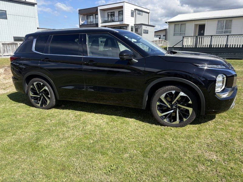 2022 Mitsubishi Outlander VRX 7 Seater, photo 2