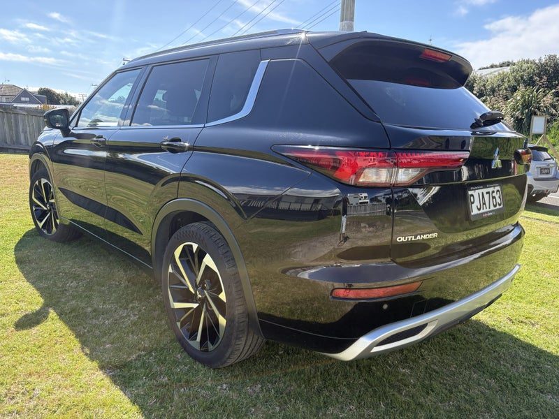 2022 Mitsubishi Outlander VRX 7 Seater, photo 3