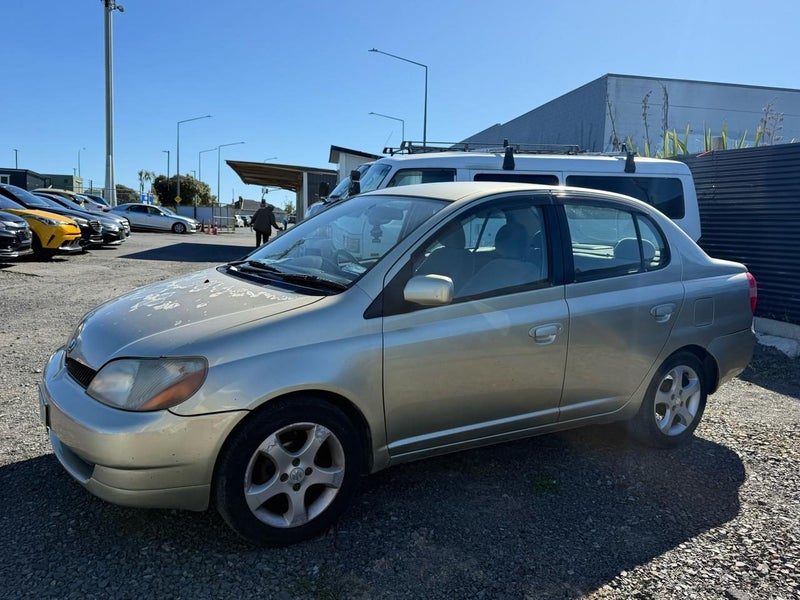 2001 Toyota Platz, photo 2