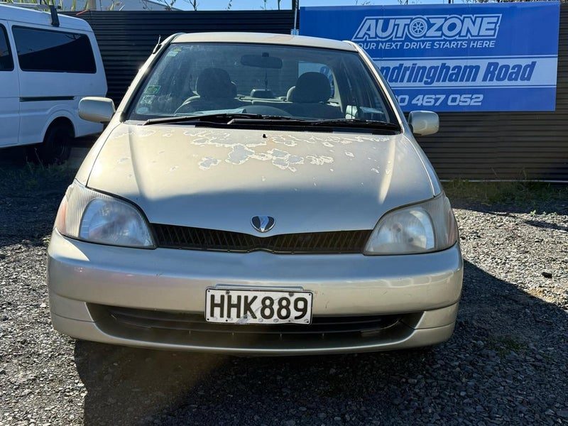 2001 Toyota Platz, photo 3