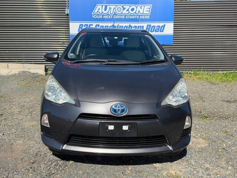 2013 Toyota Aqua G, photo 3