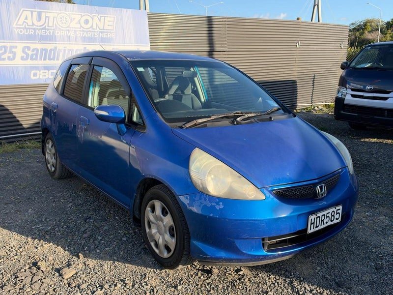 2004 Honda Fit, main photo