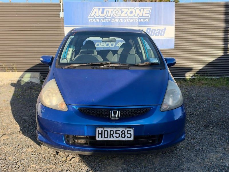 2004 Honda Fit, photo 2