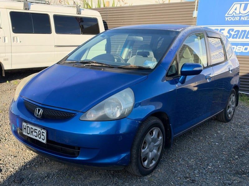 2004 Honda Fit, photo 3