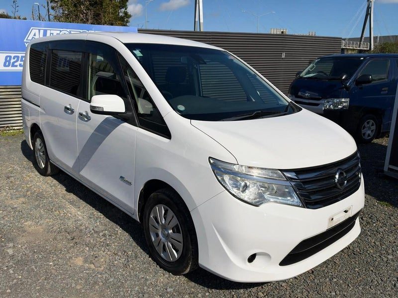 2015 Nissan Serena **HYBRID**, photo 2