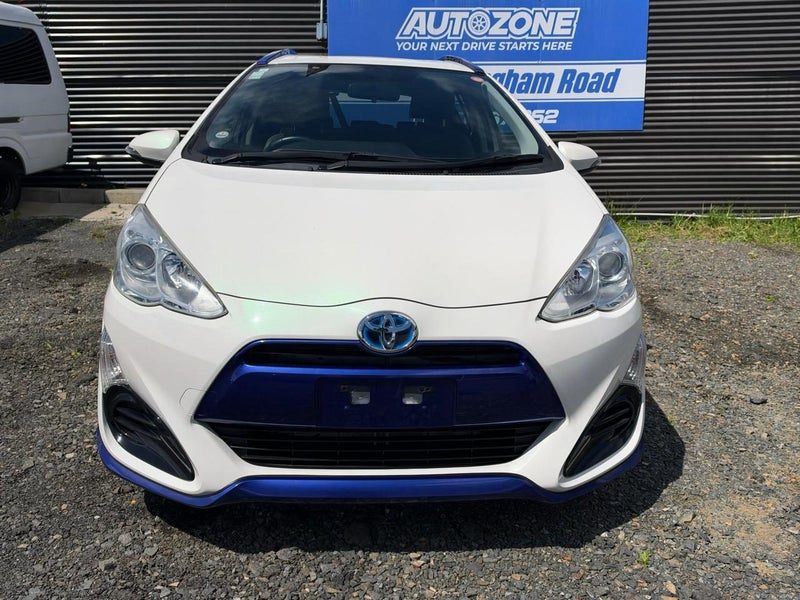 2015 Toyota Aqua CROSSOVER, photo 3