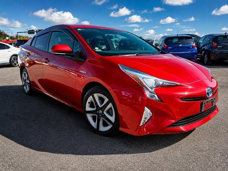 2016 Toyota Prius S Touring Selection