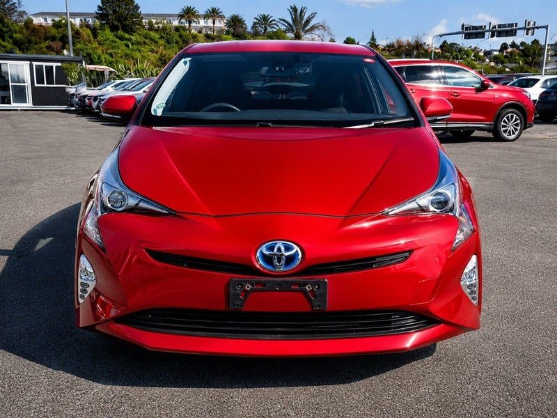 2016 Toyota Prius S Touring Selection, photo 2