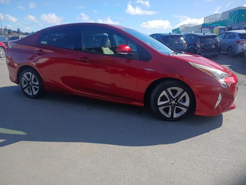 2016 Toyota Prius S Touring Selection, photo 3