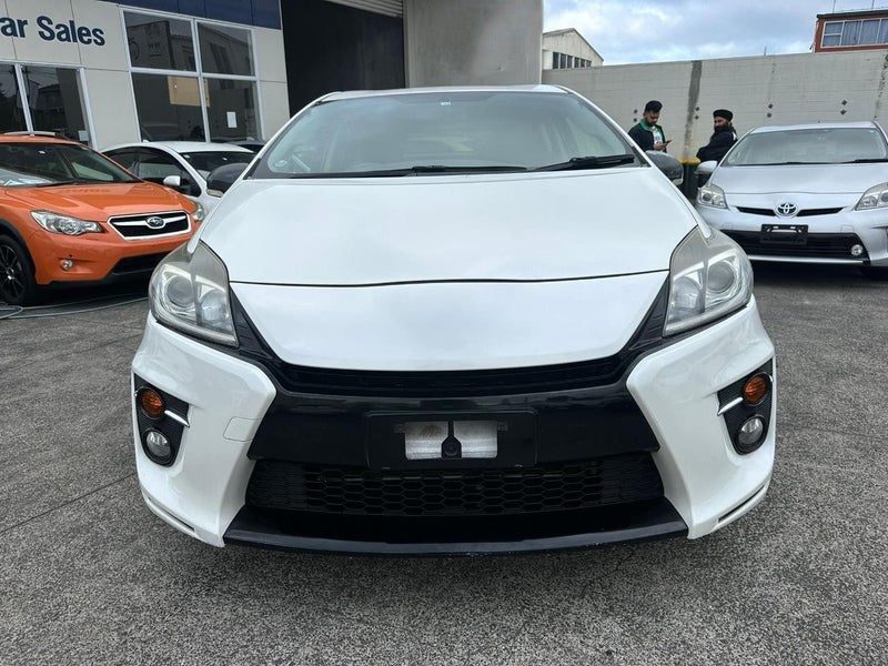 2012 Toyota Prius GS, photo 2