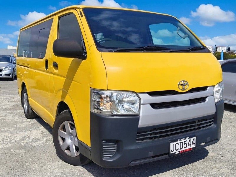 2015 Toyota Hiace ZL TD 3.0DT/4AT