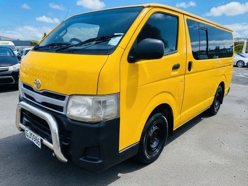 2012 Toyota Hiace Diesel, photo 3