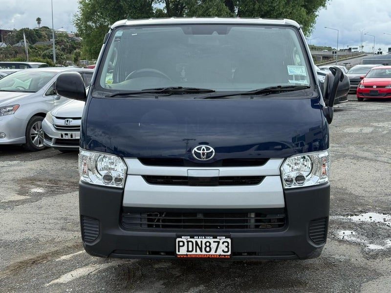 2018 Toyota Hiace 2.8 DIESEL**6 SEATER**, photo 3