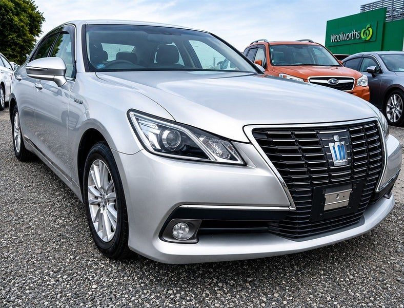 2013 Toyota Crown Royal Saloon