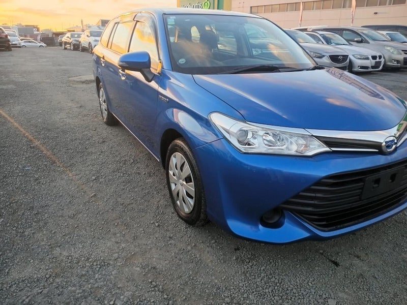 2016 Toyota Corolla Fielder Hybrid, photo 2