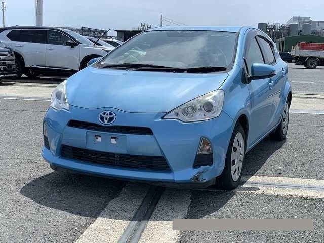 2015 Toyota Aqua S, photo 2