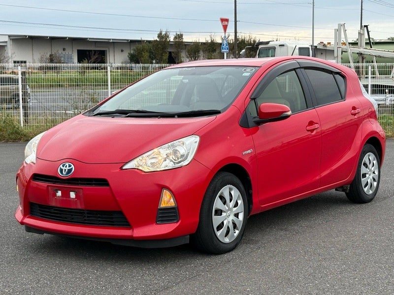 2014 Toyota Aqua G, photo 2