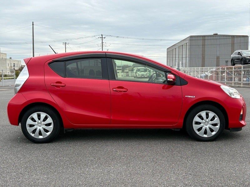 2014 Toyota Aqua G, photo 3